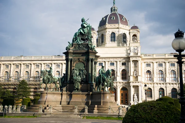 Maria-Theresa Monument and Museum of Art History — Stock Photo, Image