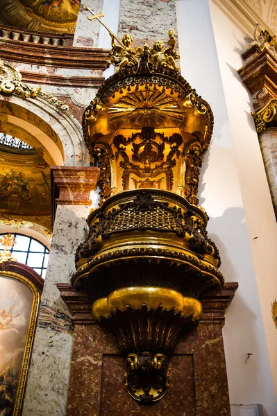 Dentro da Igreja de São Carlos (Karlskirche) em Viena — Fotografia de Stock