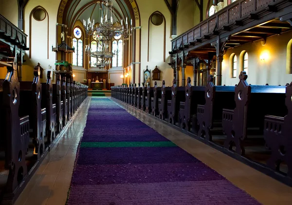 Interiér katolického kostela — Stock fotografie