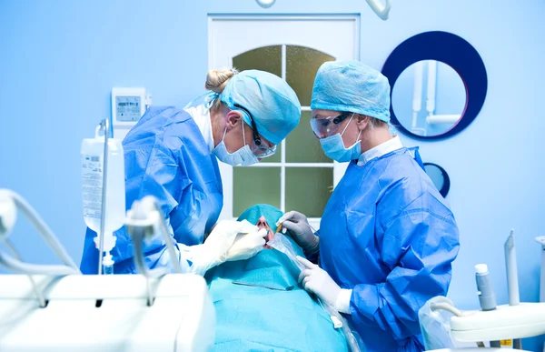 Dental implantation förfarande — Stockfoto