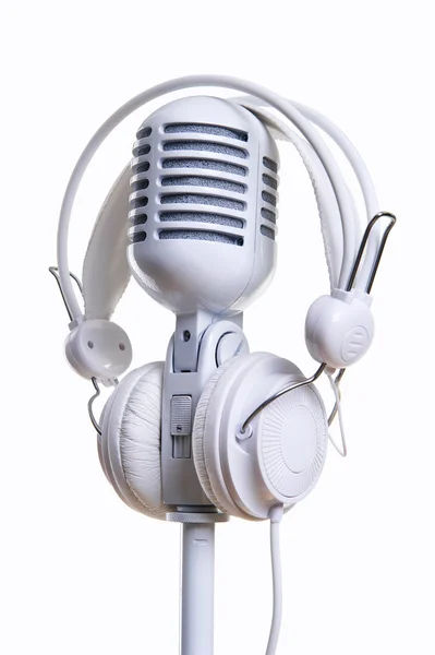 Vit mikrofon och hörlurar — Stock fotografie