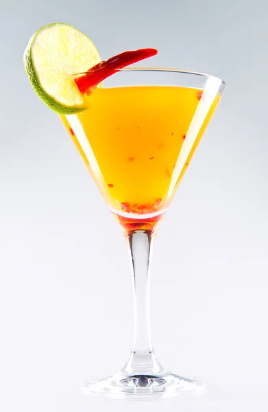 Svit cocktail över vit bakgrund — Stockfoto