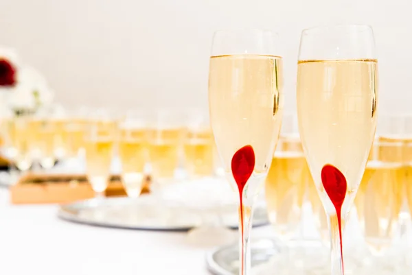 Glasses of champagne for a wedding reception — Stock Photo, Image