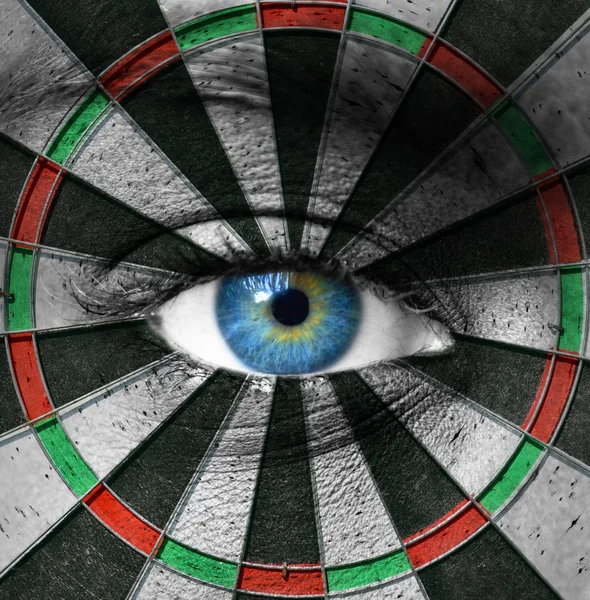 Blue eye and dartboard — Stock Photo, Image