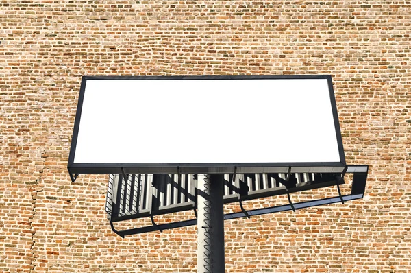 Пустой рекламный щит против кирпичной стены — стоковое фото