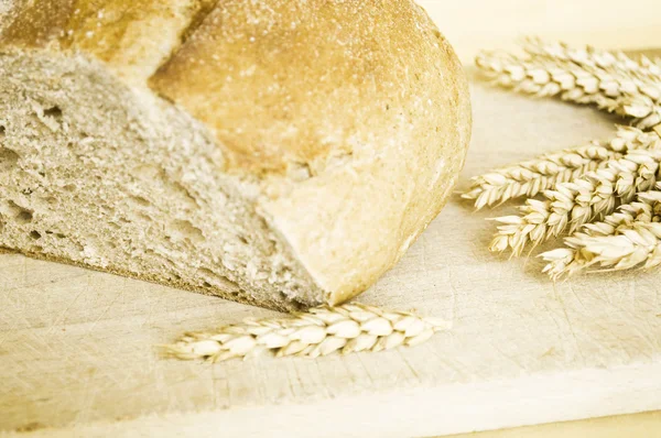 Búza fülek és a kenyér — Stock Fotó
