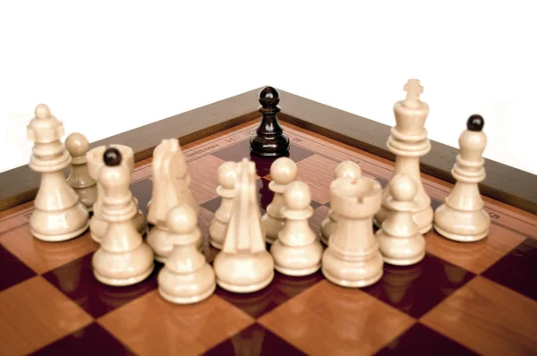 Шахматы - концепция - один против всех — стоковое фото