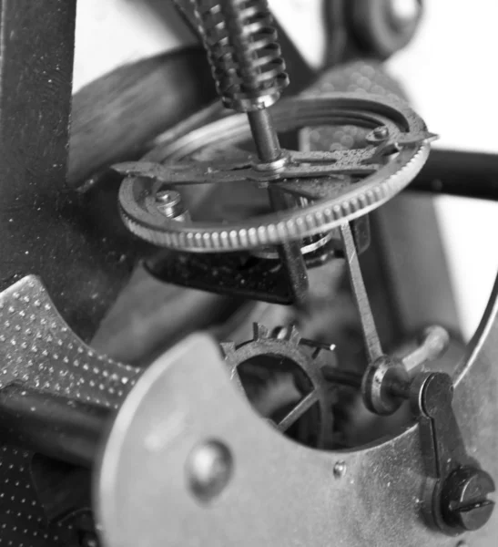旧时钟机制与齿轮的特写 — 图库照片