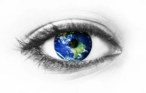 Planet earth in eye isolated on white — Stock Photo, Image