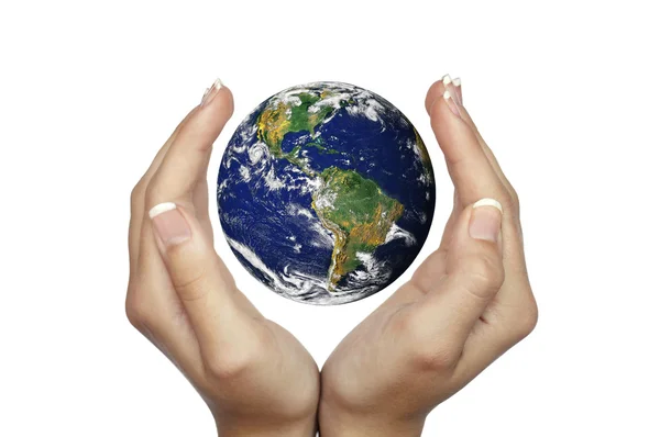 Mãos segurando planeta Terra isolado em branco — Fotografia de Stock