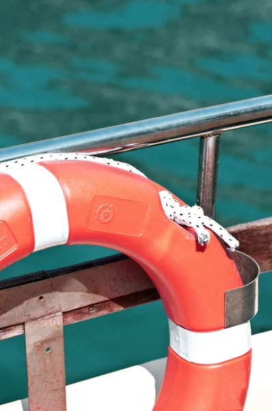 Life buoy attached to ship — Stock Photo, Image