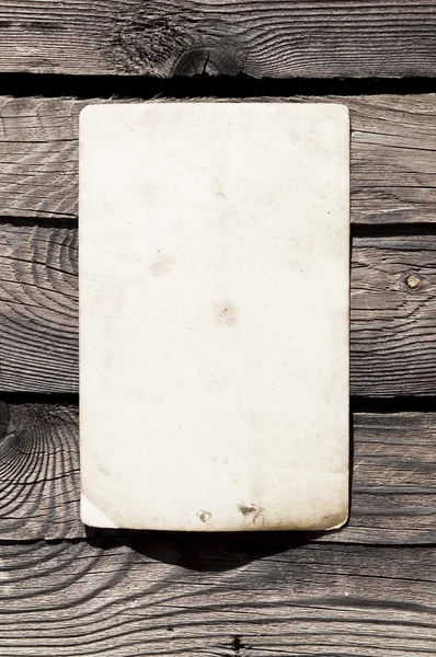 Empty note on wooden background — Stock Photo, Image
