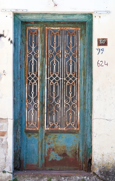 Tradiční řecké modré dveře — Stock fotografie