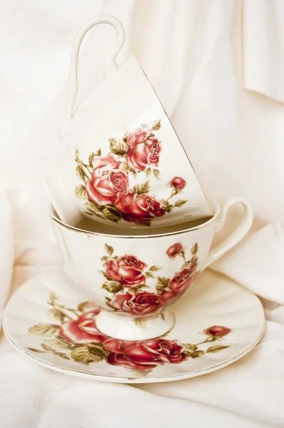 Винтажные чайные чашки — стоковое фото