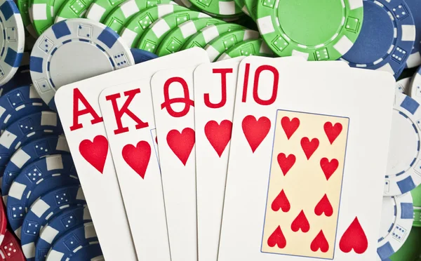 Royal flash på pokermarker — Stockfoto