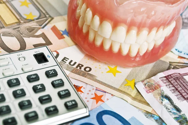 Pojęcie kosztów dentystycznych — Zdjęcie stockowe
