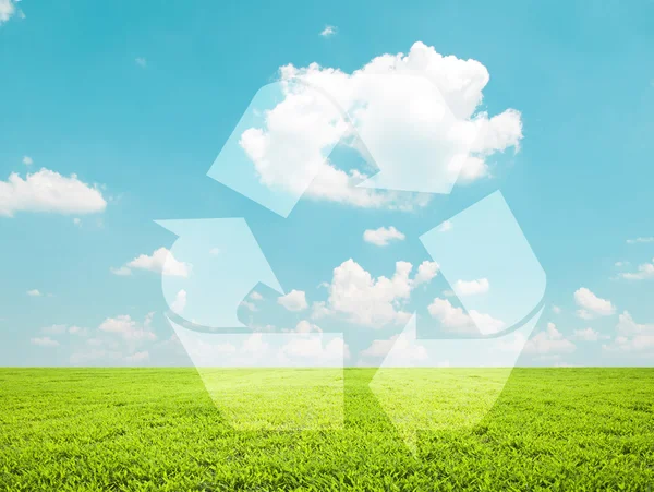 Cartel de reciclaje contra hermoso paisaje — Foto de Stock
