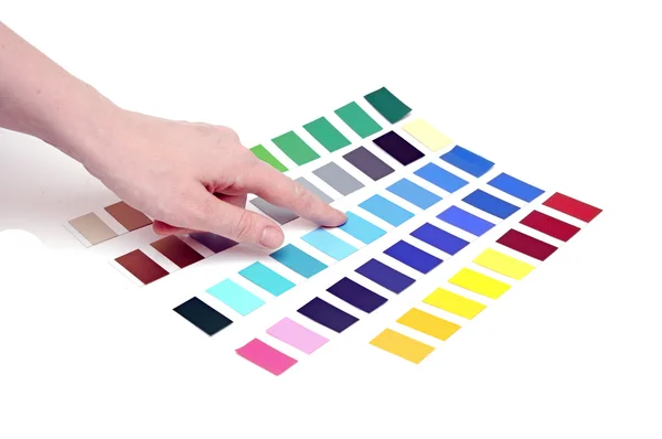 Att välja färg från färgskala — Stockfoto