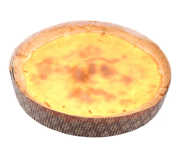 Pastel de queso aislado sobre un fondo blanco —  Fotos de Stock