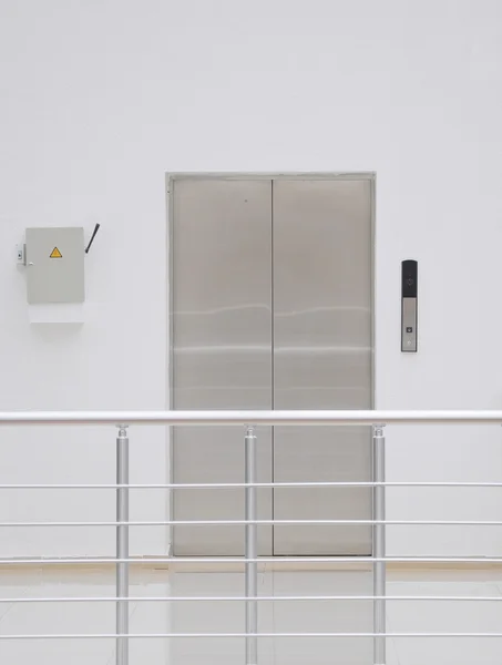 Single elevator door — Stock Photo, Image