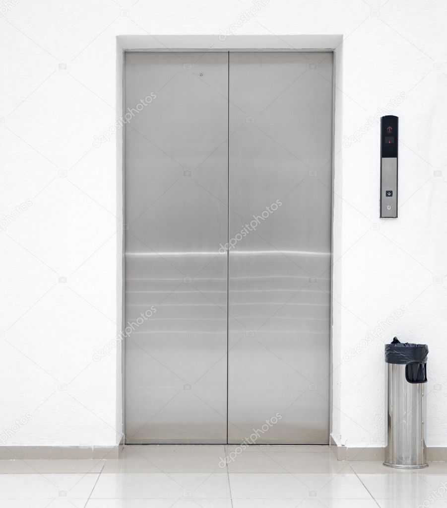 Single elevator door