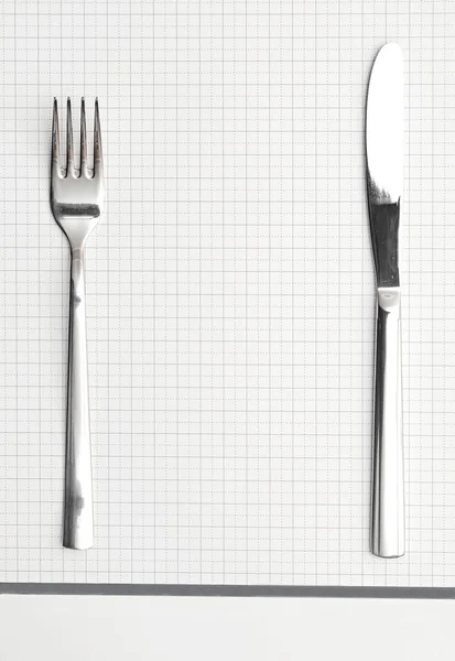 Příbory na bílém pozadí. vidlička a nůž — Stock fotografie