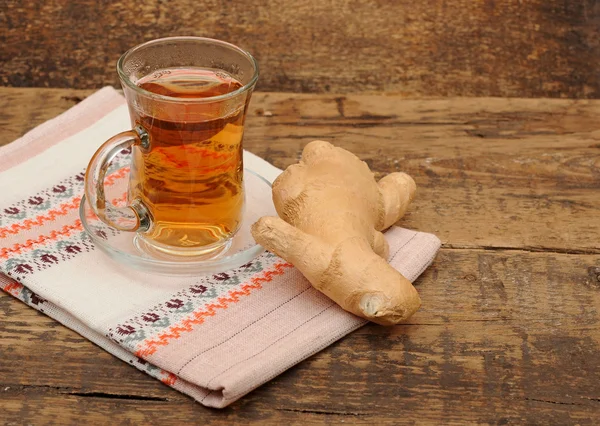 Tasse de thé au gingembre - nourriture et boisson — Photo