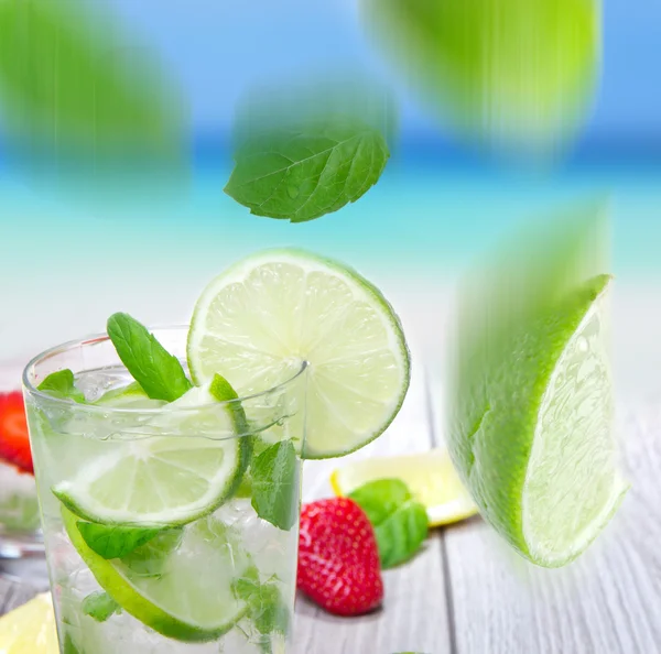 Mojito drink on wooden background — Stock Photo, Image