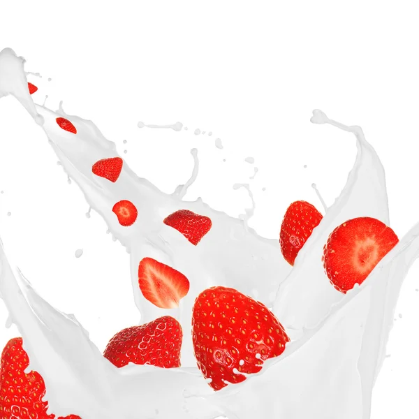 Čerstvé jahody s mlékem — Stock fotografie