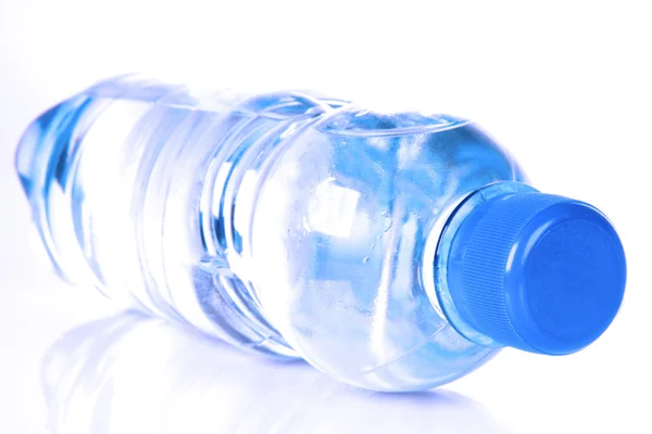 Bottiglia con acqua minerale — Foto Stock