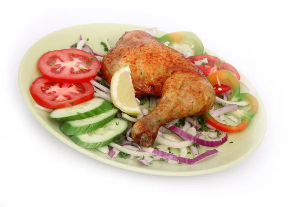 Chicken leg with fresh vegetable — Stock Photo, Image