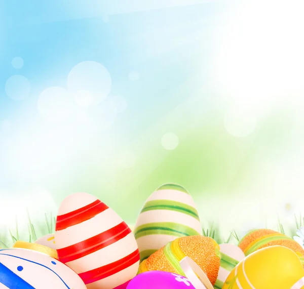 Uova di Pasqua dipinte tradizionali — Foto Stock
