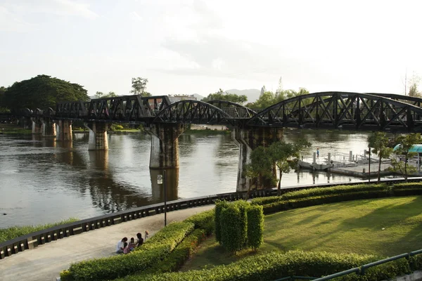 Puente del Ferrocarril de la Muerte sobre el río Kwai, Tailandia —  Fotos de Stock