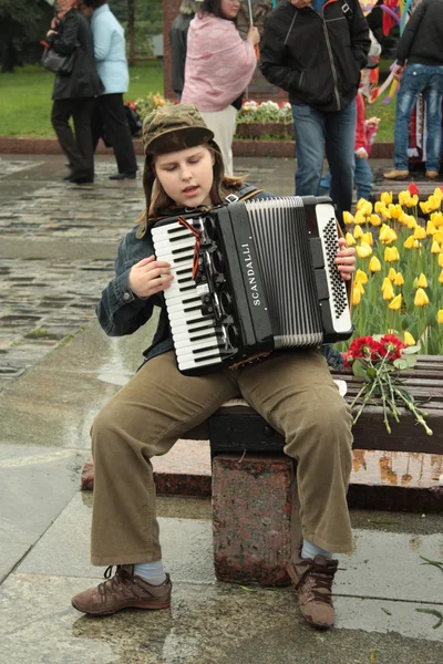 Young accordion player — Stock Photo, Image