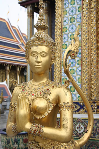Wat Phra Kaeo criatura dorada — Foto de Stock