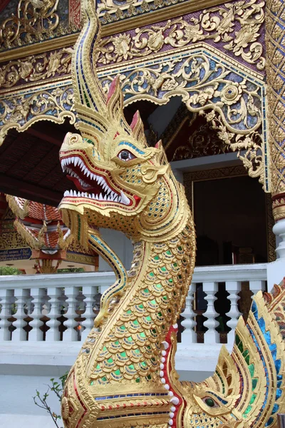 Thaise tempel dragon — Stockfoto