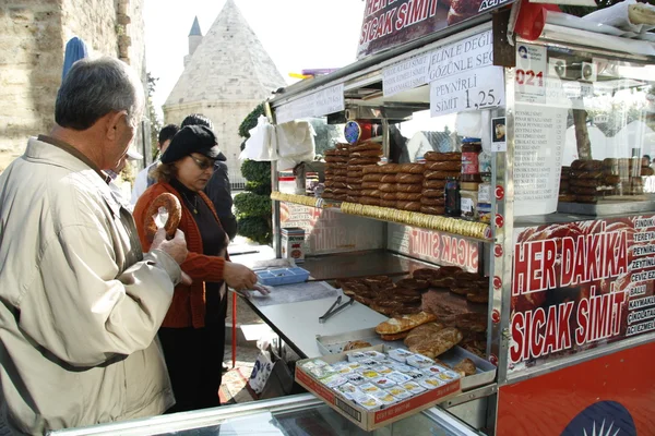 Vendedor ambulante de pan en Turquía — Foto de Stock