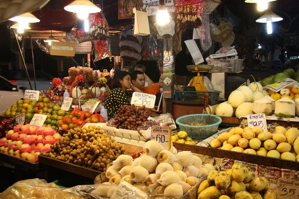 Nachtmarkt in Chiang Mai, Thailand — Stockfoto