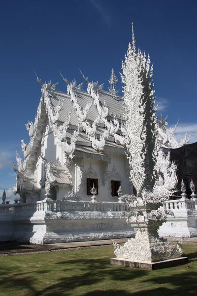 El Templo Blanco en Tailandia — Foto de Stock