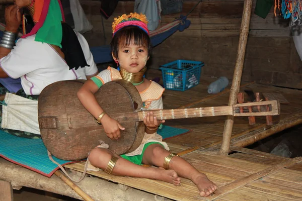 Niño de la tribu Karen en Tailandia —  Fotos de Stock