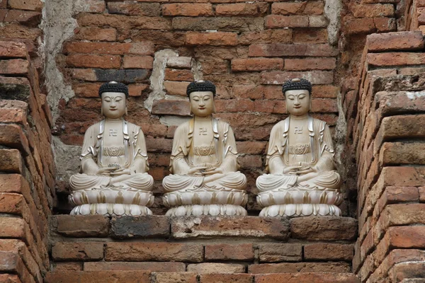 Tres budas en la antigua Ayutthaya — Foto de Stock