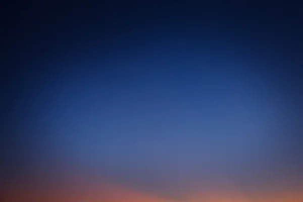 抽象的な背景が日没の後の夜の空. — ストック写真