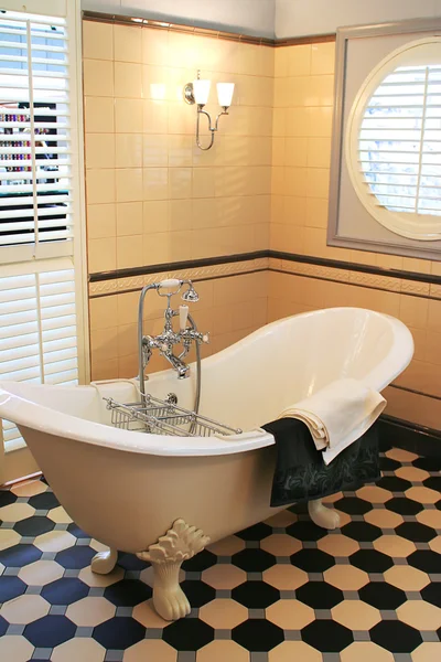 Fürdő szoba, klasszikus stílusban — Stock Fotó