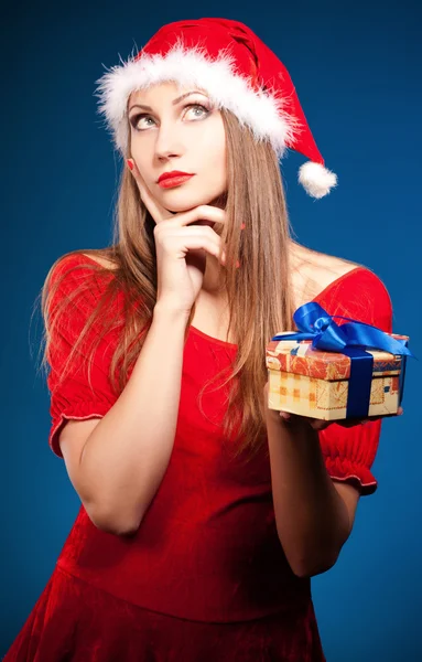 Bella giovane donna in abiti Babbo Natale — Foto Stock
