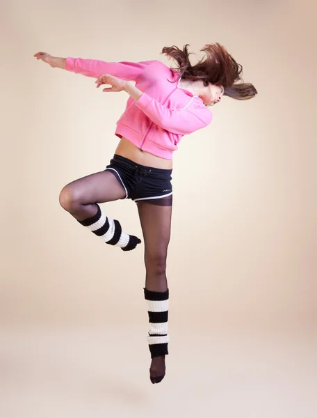 Bailarina de ballet moderna bailando sobre el fondo blanco del estudio —  Fotos de Stock