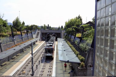 gün batımı tren istasyonu