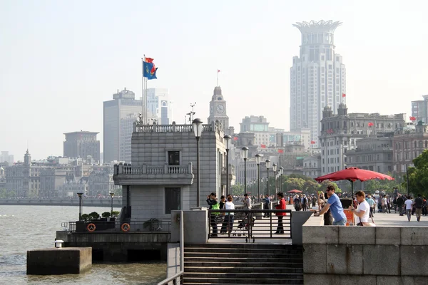Kajen huangpu-floden i shanghai — Stockfoto
