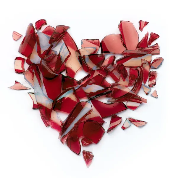День святого Валентина баннер разбил сердце на белом фоне — стоковое фото