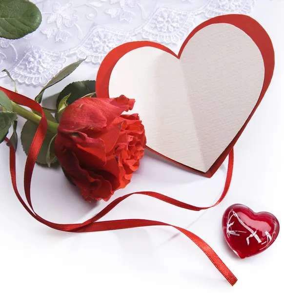 Kunst valentines dag wenskaart met rode rozen en hart — Stockfoto