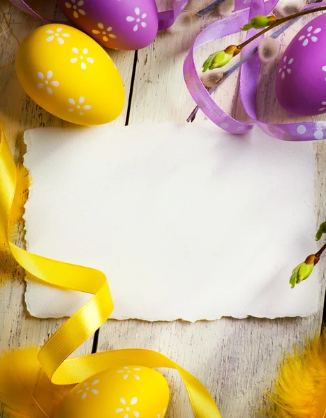 Tarjeta de felicitación Art Easter con huevos de Pascua —  Fotos de Stock